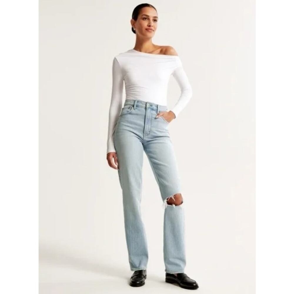 Abercrombie & Fitch 90s Straight Ultra High Rise Distressed Jeans Size 14‎